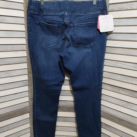 Comfort-Fit Post Pregnancy Maternity Jeans | Isabel Maternity | 18 - Picture 8 of 14